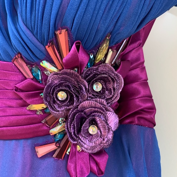 Kiss Kiss Formal Prom Dress ! - Picture 5 of 11